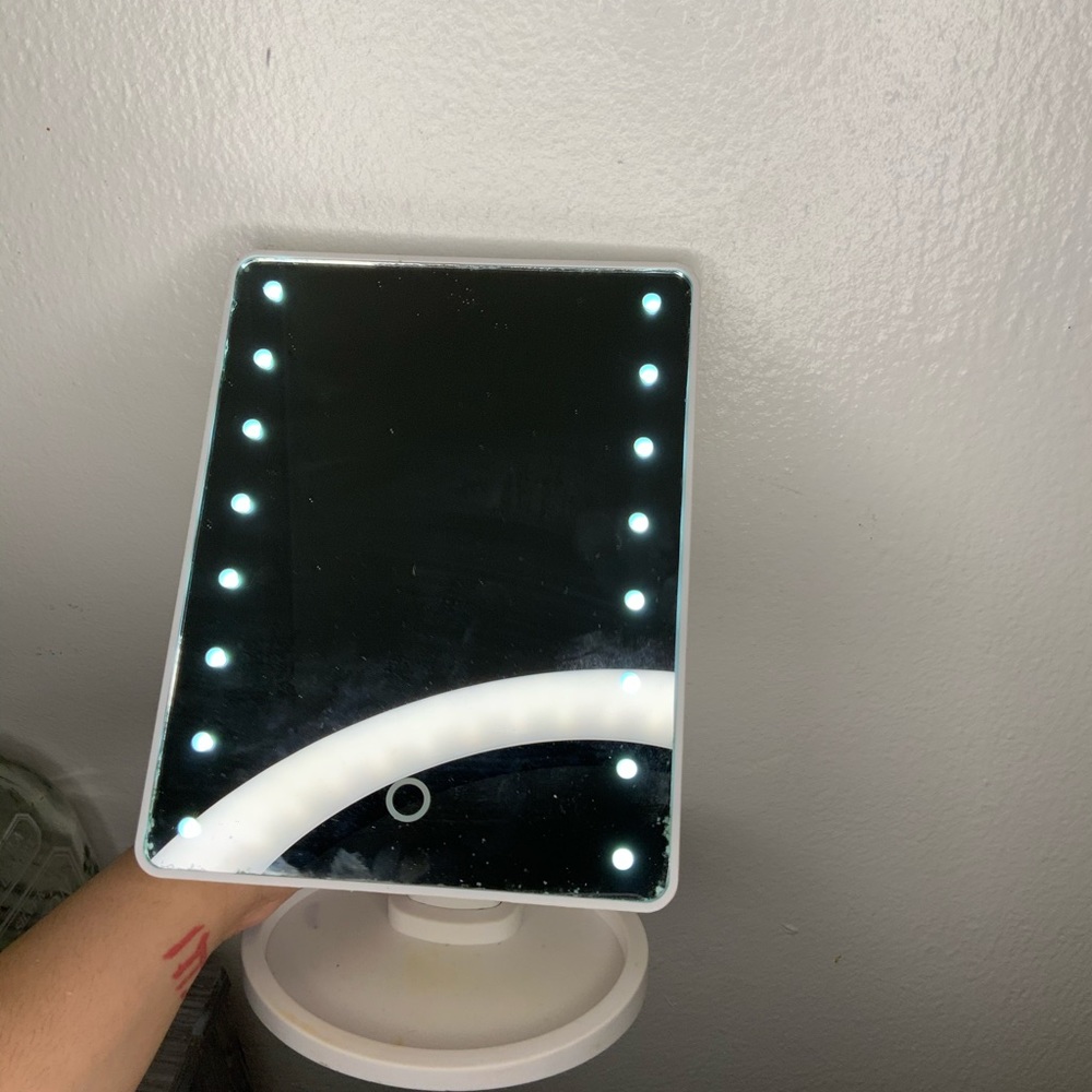 Vanity mirrors